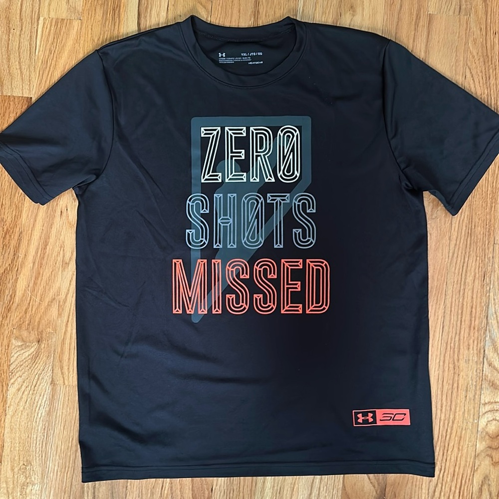UNDER ARMOUR TSHIRT